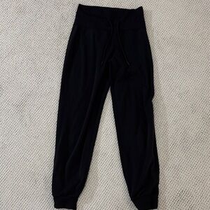 Vuori Women’s Joggers